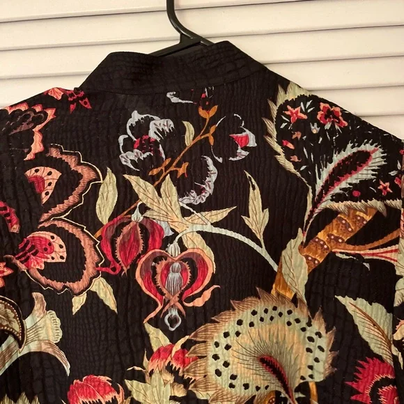 “Citron” sheer blouse Full of Fall colors.  Slight split at end of sleeve.Fall F - Picture 5 of 8